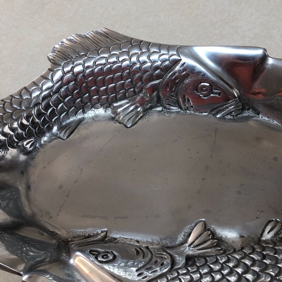 16" by 9"  brass fish serving platter - Picture 3 of 7